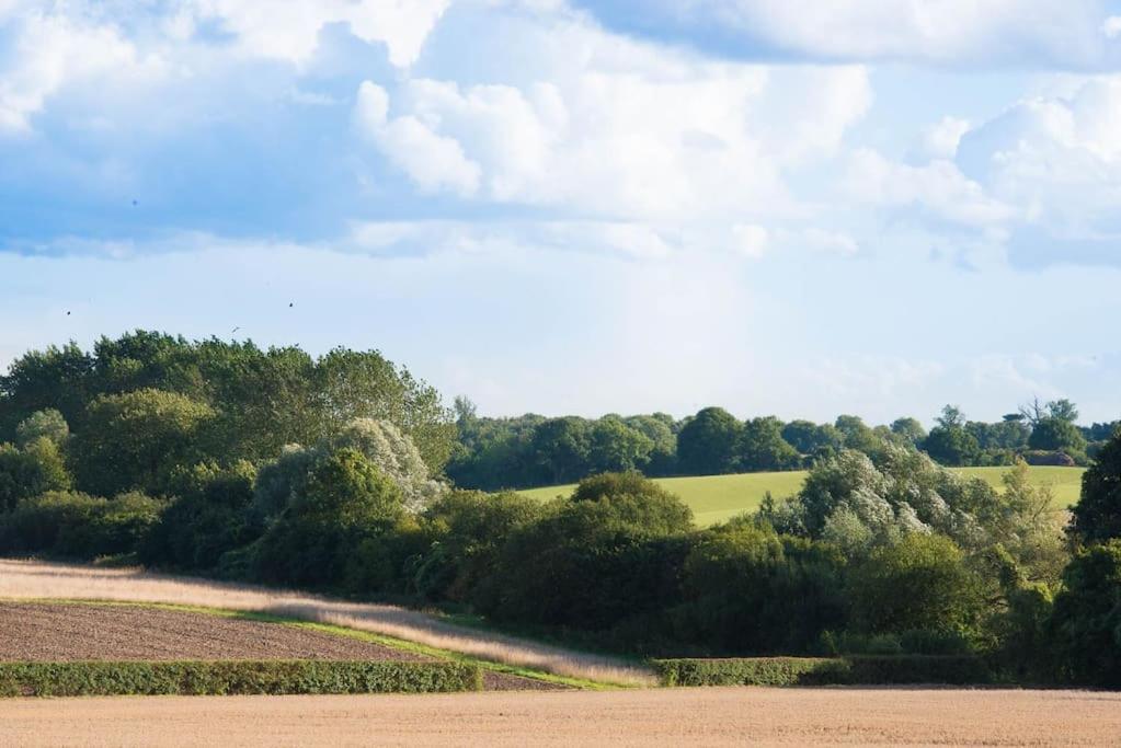 The Stables, Relax In 5 Star Style And Comfort With Lovely Walks All Around Great Maplestead Bagian luar foto